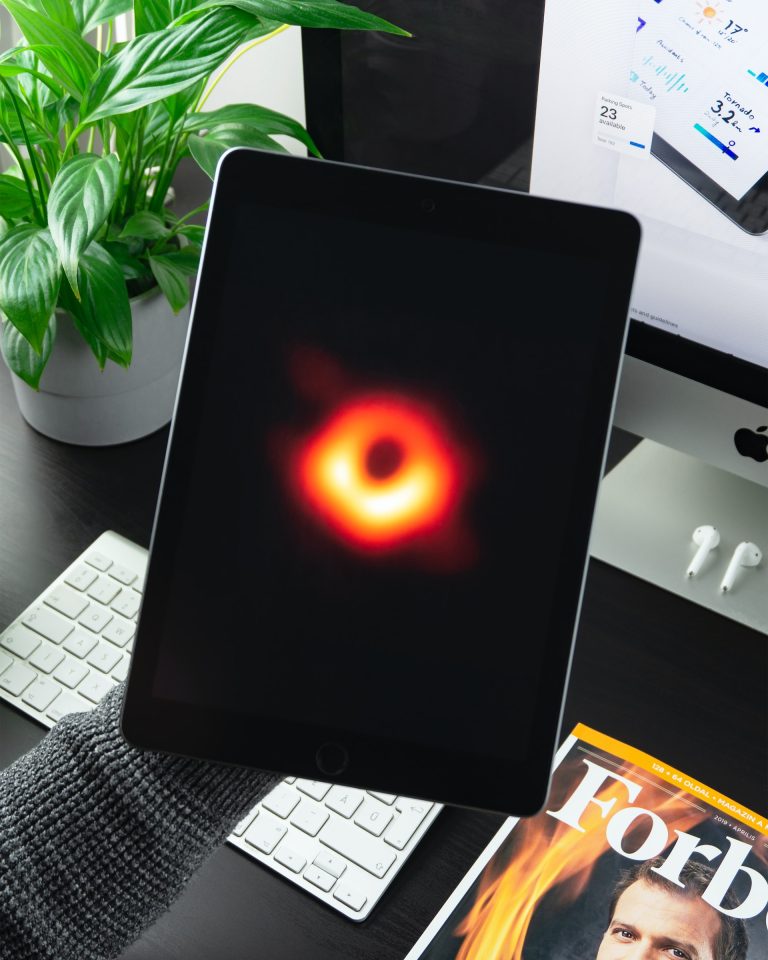 چگونه از سایت خود سیاهچاله ای بسازید